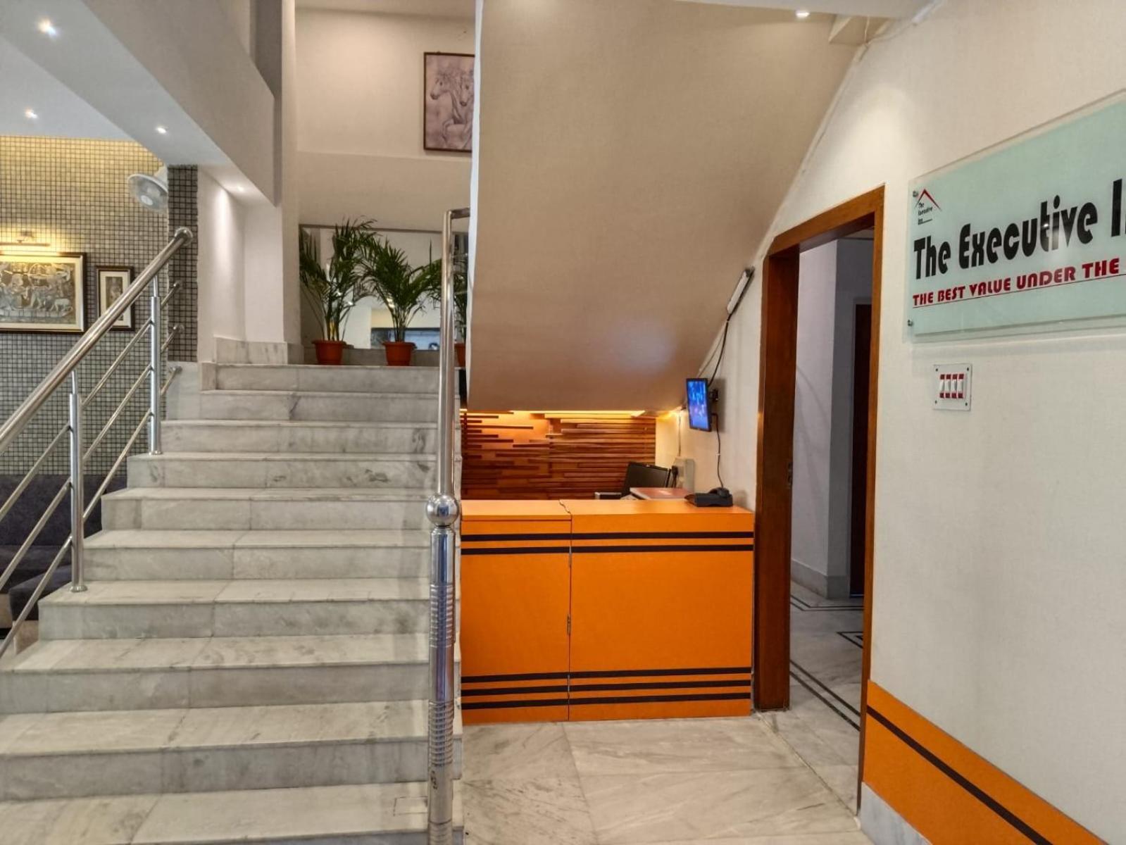 The Executive Inn Гувахати Экстерьер фото