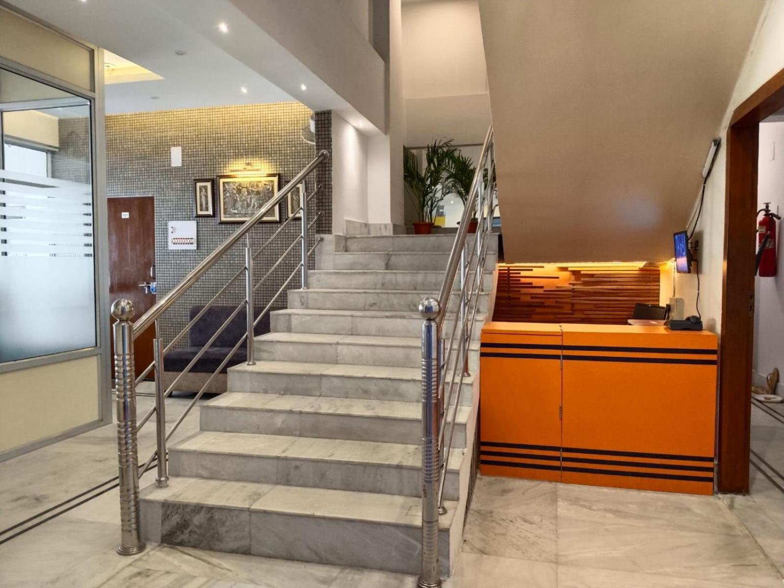 The Executive Inn Гувахати Экстерьер фото